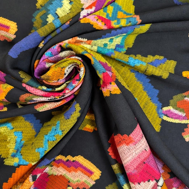 Tecido de sarja de viscose acetinado com padrão floral multicolorido 1 [blankastock:d888ee37-1fde-4418-b5b9-c1ac20ec3e52]