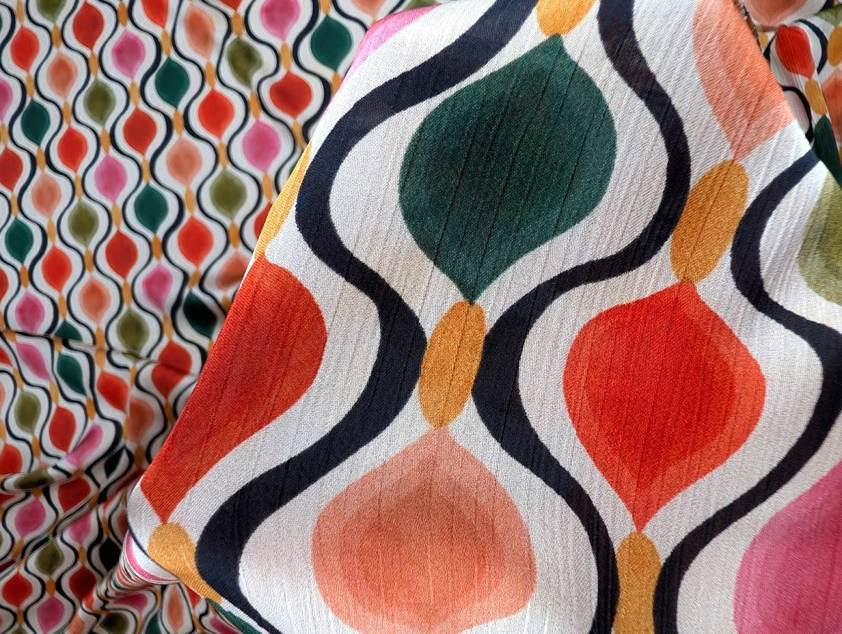 Satin polyester plissé graphique multicolore 3