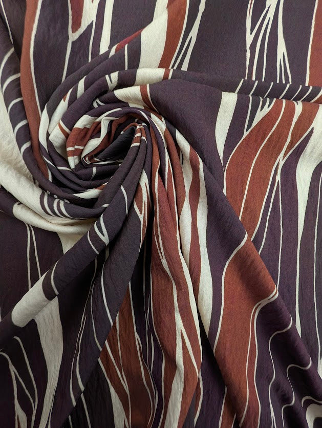 Viscose com efeito amarrotado, padrão abstrato às riscas multicoloridas 1 [blankastock:a23ce284-a886-4547-b774-58c115a2771e]