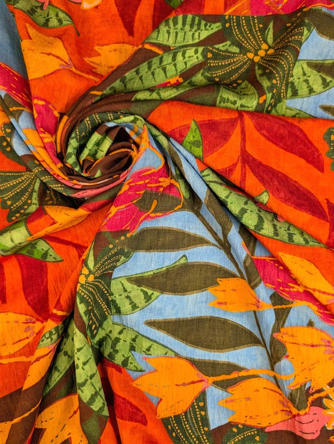 Heavy viscose crepe with multicoloured tropical print 1