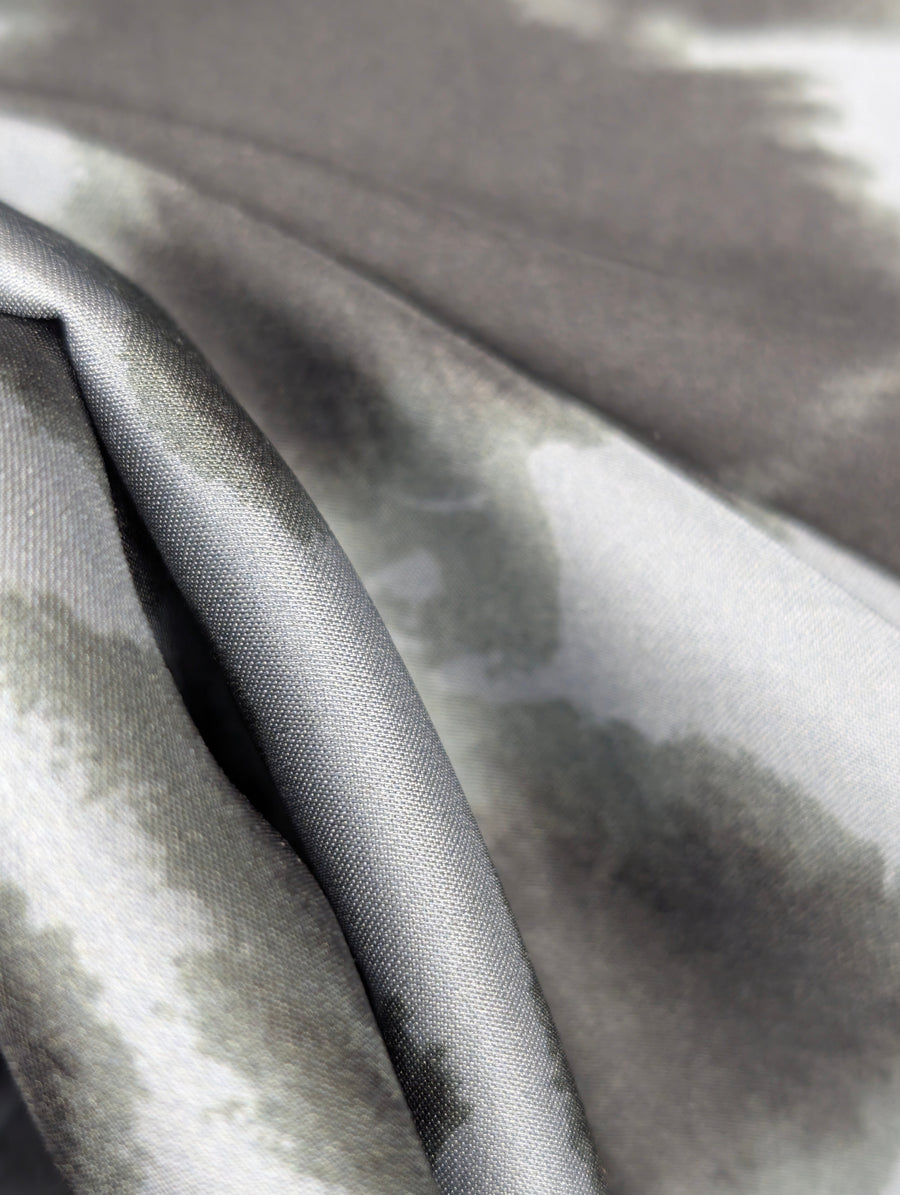 Satin de viscose léger, motif animalier abstrait gris et noir 3 [blankastock:c1c8b435-1c9d-4001-85de-2274efa5d3b0]