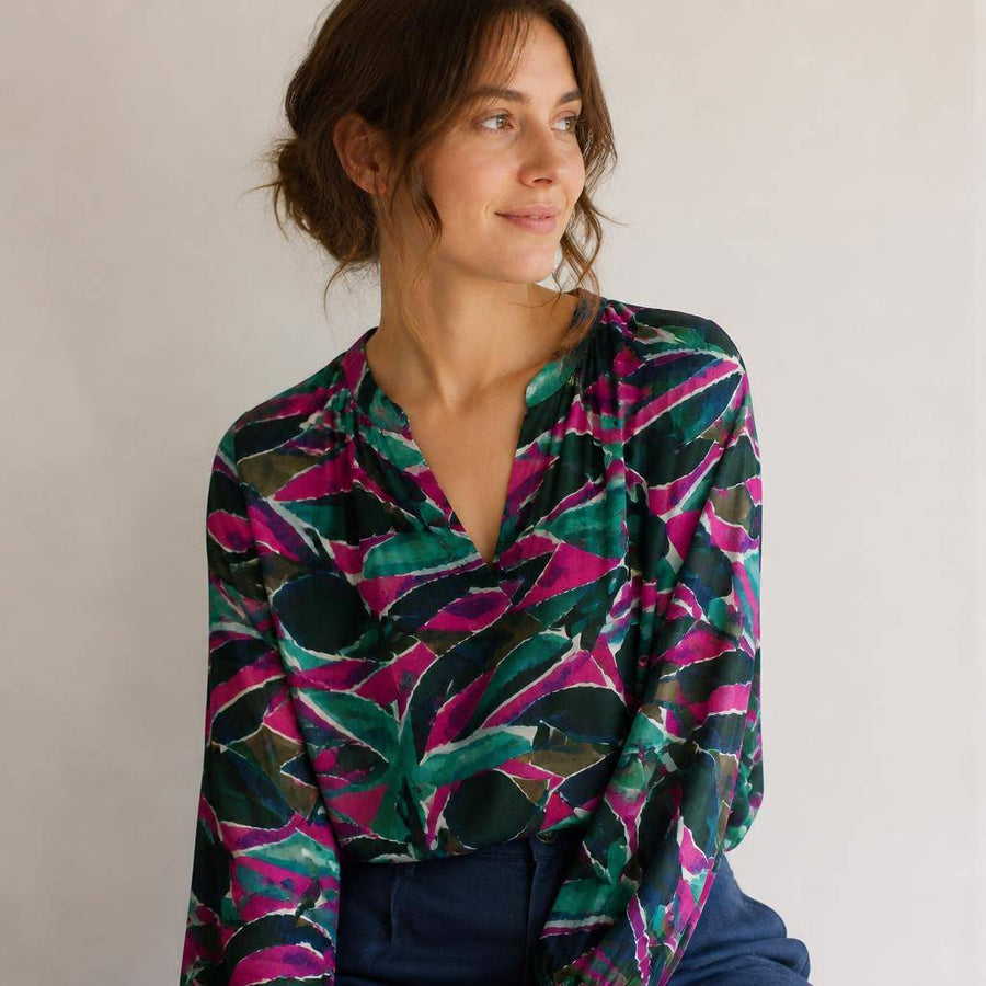Viscose fluide, motif tropical graphique vert et rose 3 [blankastock:06d56c3b-7c9b-48e3-bf41-2b7f6a767e81]