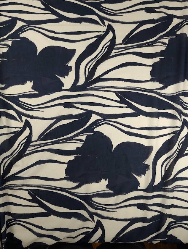 Batiste de coton motif feuillage bleu écru 4