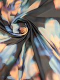 Mousseline satinée motif fleuri abstrait 1