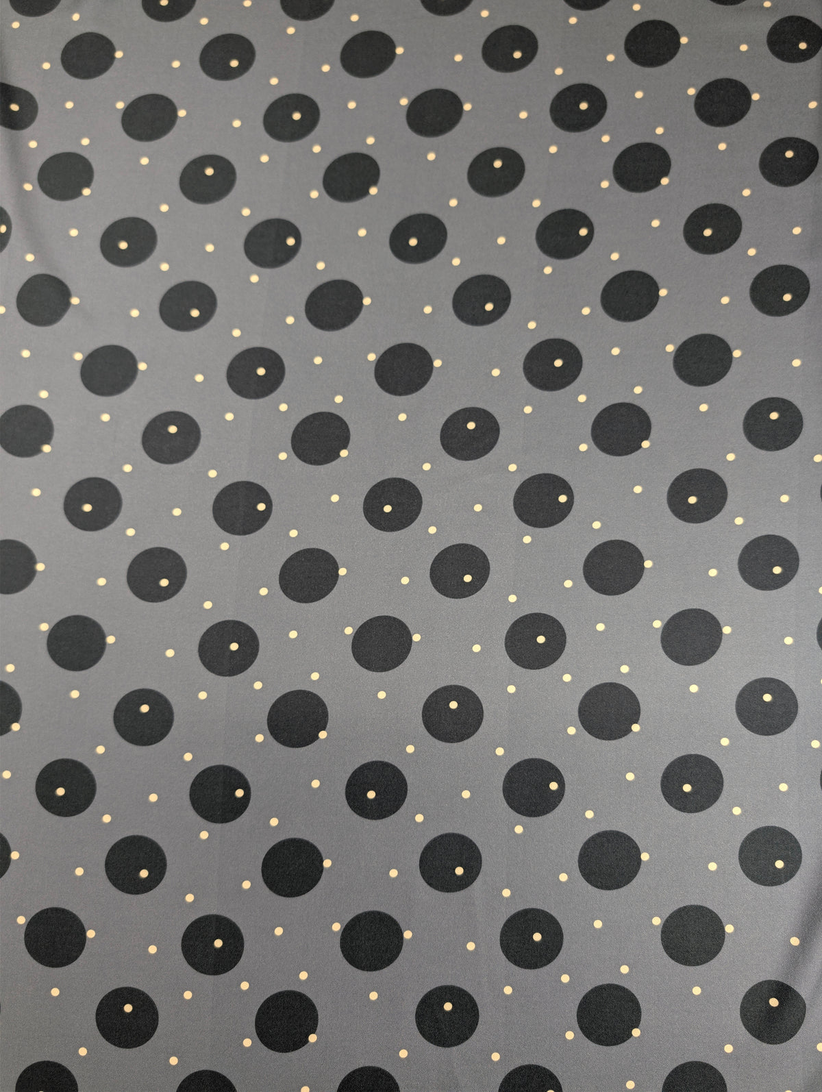 Crêpe de viscose lourd, pois noirs et écrus sur fond gris 3 [blankastock:6fe0ccac-ab4c-4229-8132-a30c13257fe8]