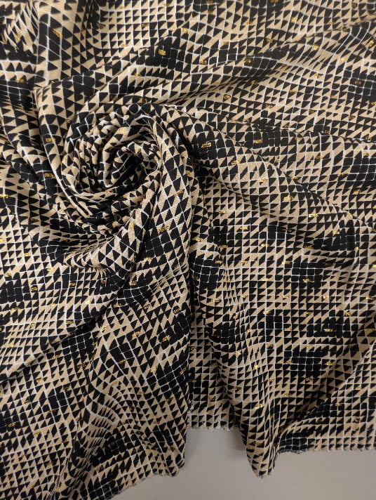 Batista de viscose com plumetis de lurex, padrão gráfico de folhagem 1 [blankastock:ba483dc4-9ac6-4232-9658-2c8db1162c4b]
