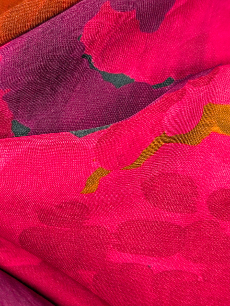 Satin de viscose léger, grandes fleurs abstraites rétro (léger défaut d’aspect) 5 [blankastock:088d8342-6eac-4c6b-a097-4a1b63733f7b]