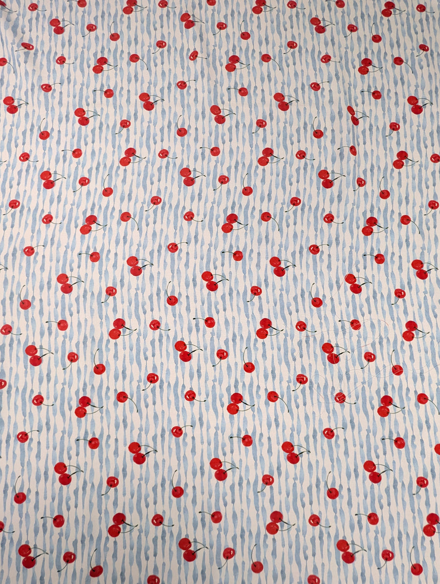 Viscose fluide, cerises rouges et rayures ondulées 4 [blankastock:2c82292e-d43e-4aca-b66f-71ba270f9423]