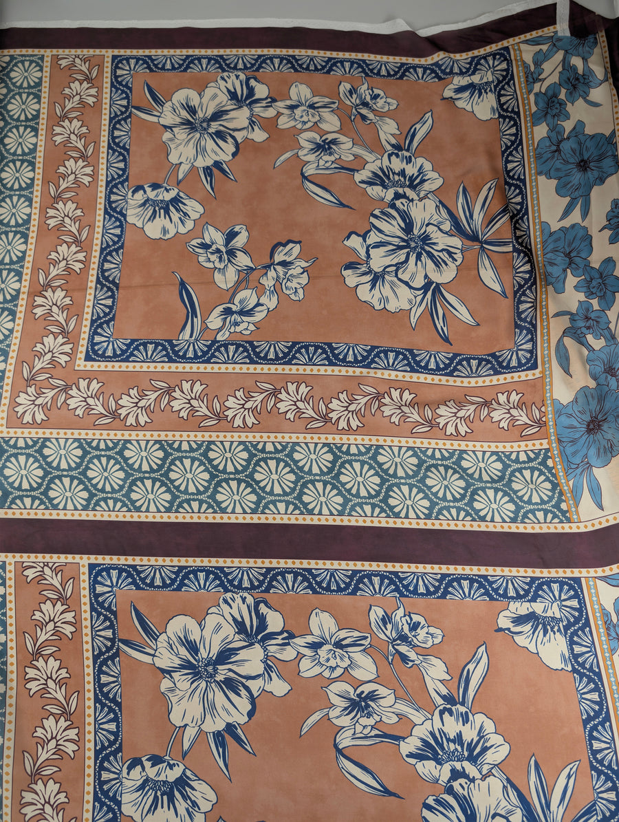 Mousseline satin de polyester, motif fleuri géométrique multicolore 4 [blankastock:54a98f6f-3ff7-4cef-b763-905220d3c851]