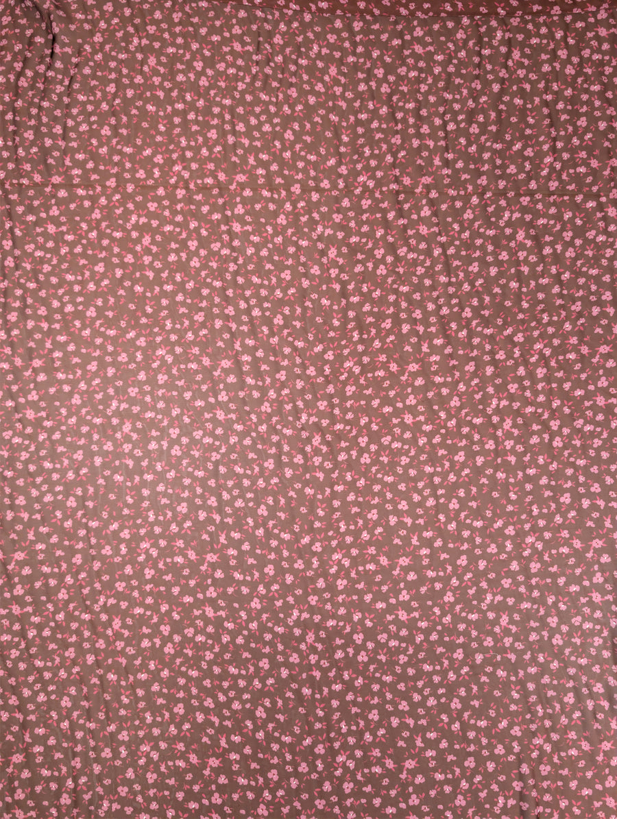 Mousseline de polyester, petites fleurs roses sur fond marron 4 [blankastock:6af9e736-5611-4237-adcb-02f036b81aa8]