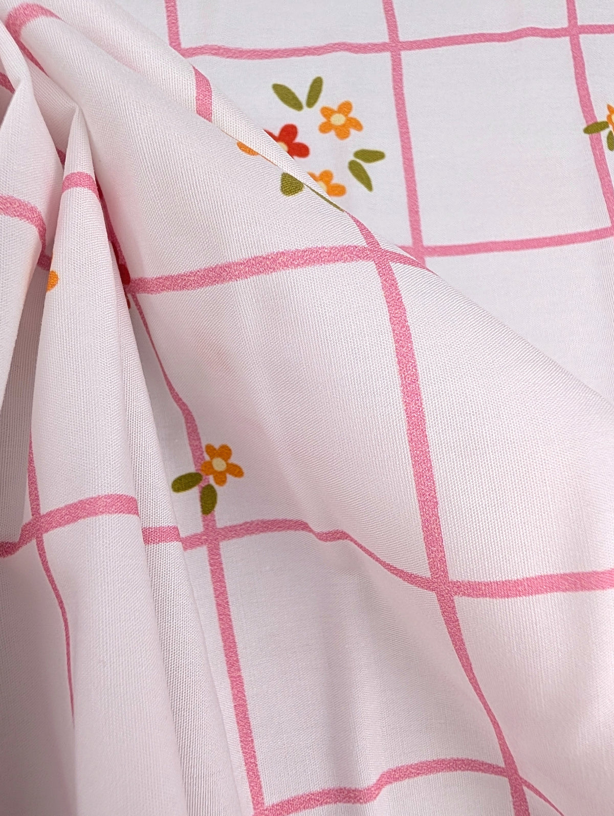 Cotton poplin, pink check and wildflower pattern 4 [blankastock:843caefc-35e2-4ecb-8aca-95bb0204149a]