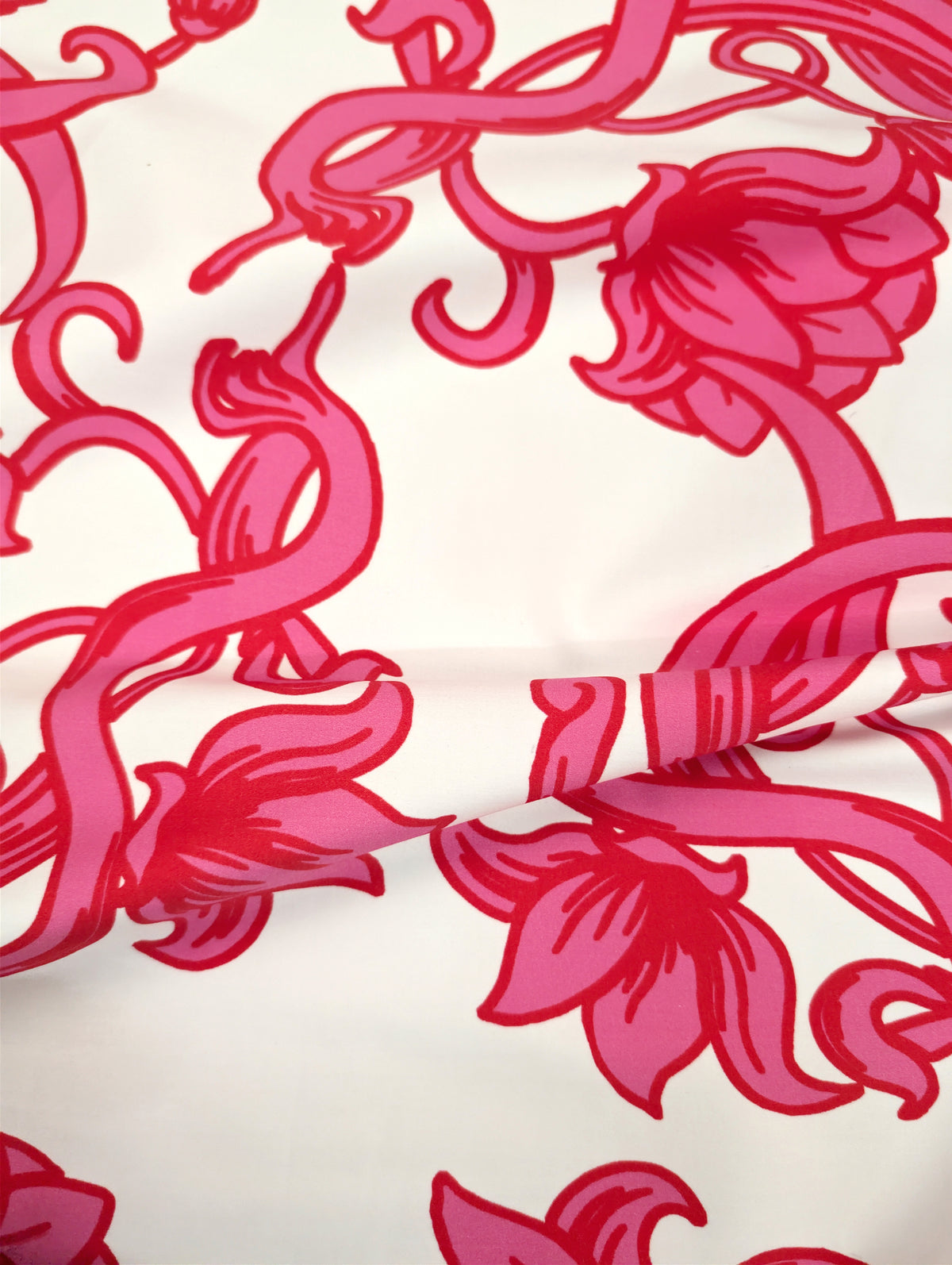 Tecido de sarja de algodão elástico, com padrão floral e geométrico em rosa e vermelho 3 [blankastock:73b12be4-9c74-481d-a7b5-aa402b14329c]