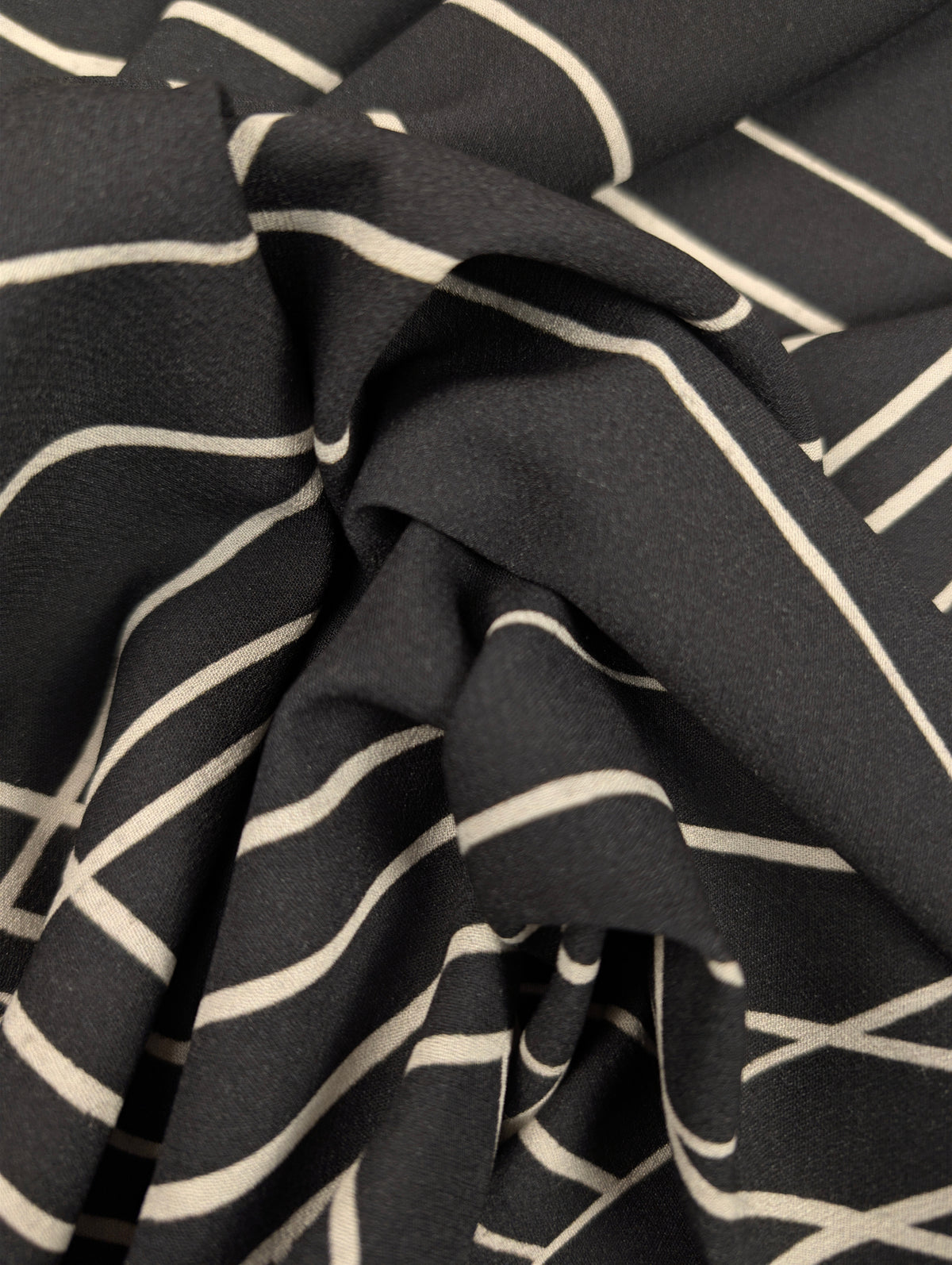 Crêpe de polyester léger, motif géométrique noir et blanc 4 [blankastock:bdec3d1e-4378-43e2-b2c9-63e4a6bdbb14]