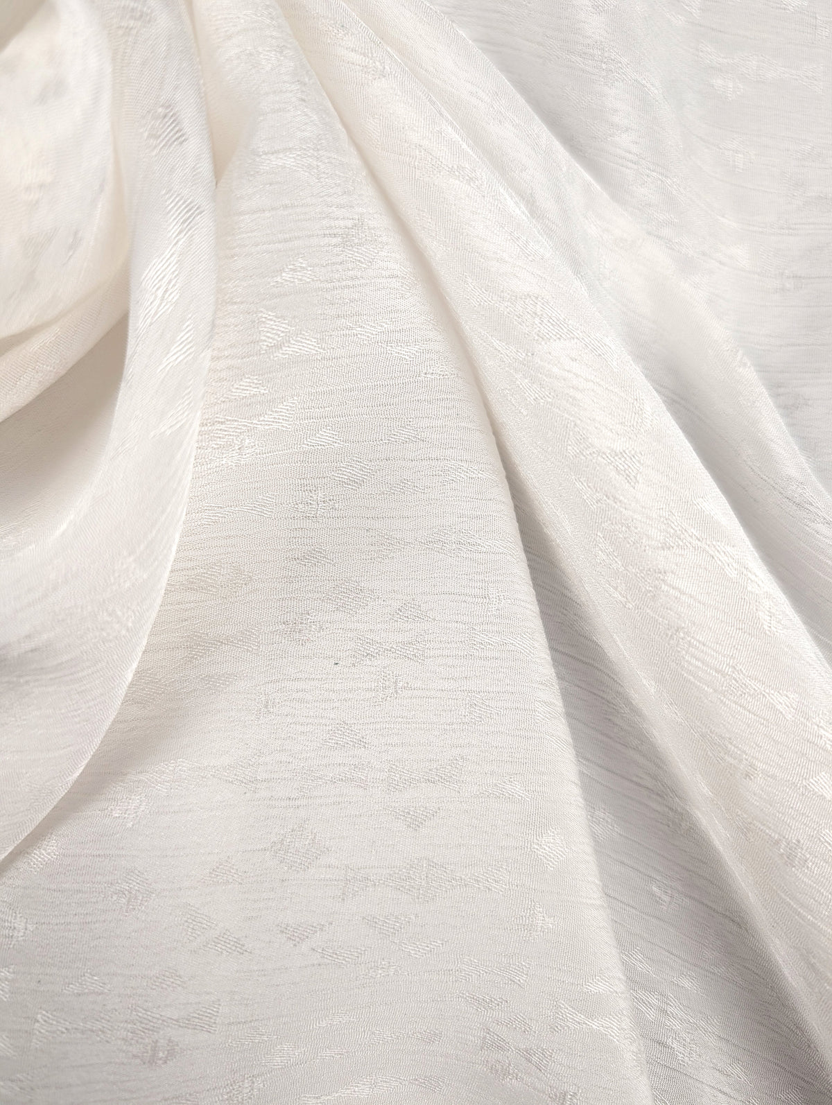 NICOLE – Viskose-Jacquard-Gaze mit abstrakten Mustern 4 [blankastock:8061926e-7f41-4e4e-8e2d-0d0d2f118f19]