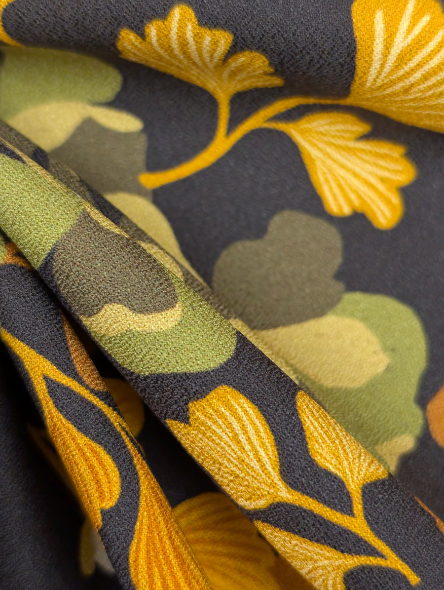 Crêpe de viscose lourd, motif fleuri rétro multicolore 3 [blankastock:e6f00324-a56c-4e7e-99fd-52ee4eec763b]