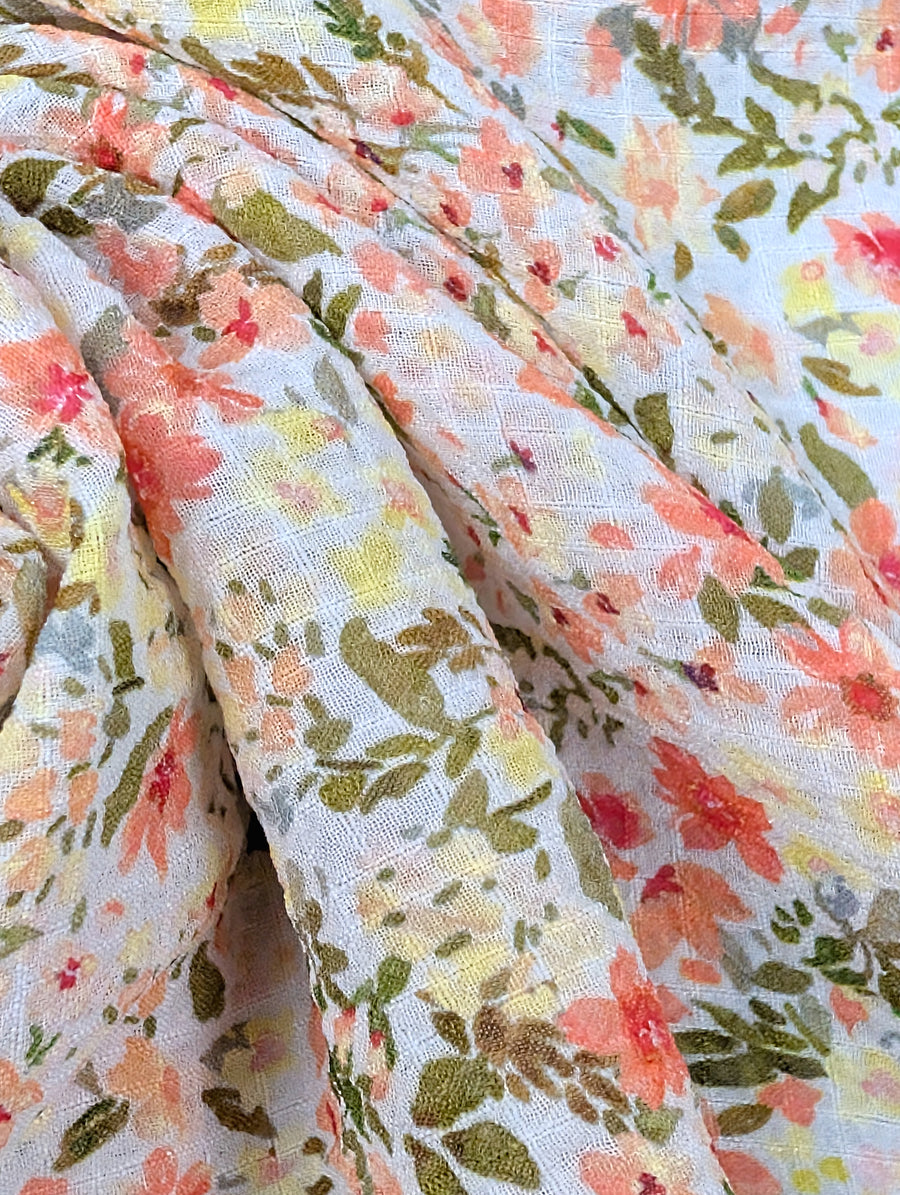 Viscose gaufrée légère, motif fleuri champêtre multicolore 3 [blankastock:c17b09d2-51c5-43e0-a986-18879fe36668]