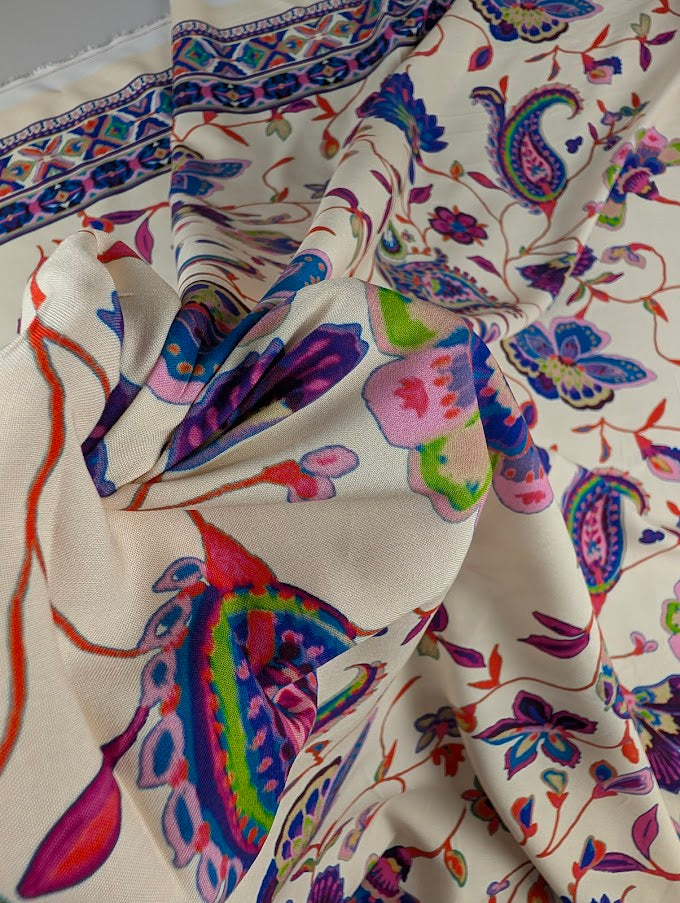 Viscose motif cachemire fleuri multicolore 3