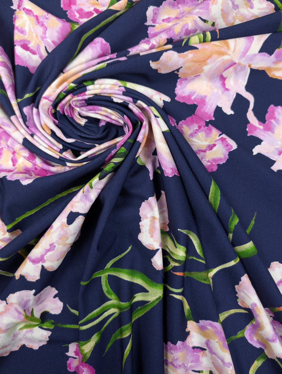 Jersey de viscose texturé, grandes fleurs romantiques sur fond bleu 1 [blankastock:00898930-a423-4285-9563-cb0e145a5de6]