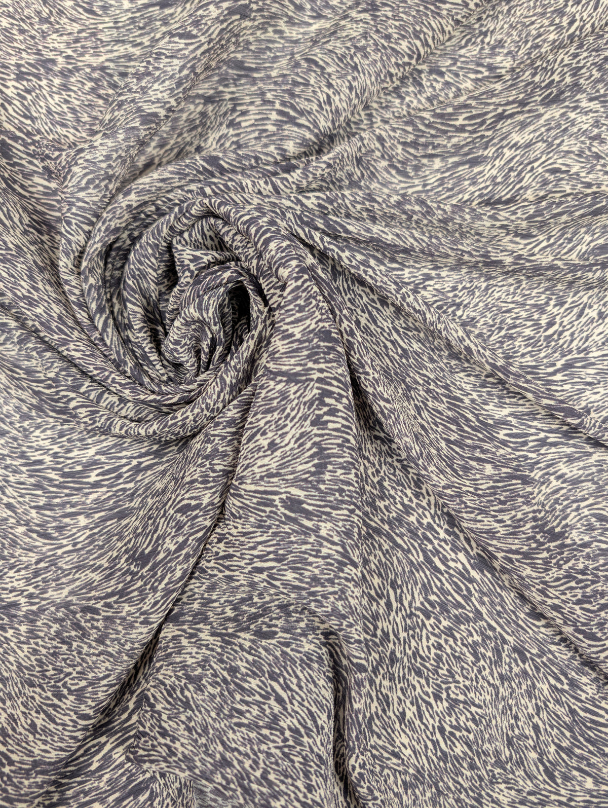 Voile gaze de viscose, motif animalier abstrait écru et noir 1 [blankastock:7ced9ac2-6ab7-458a-b615-424cd3f1f902]