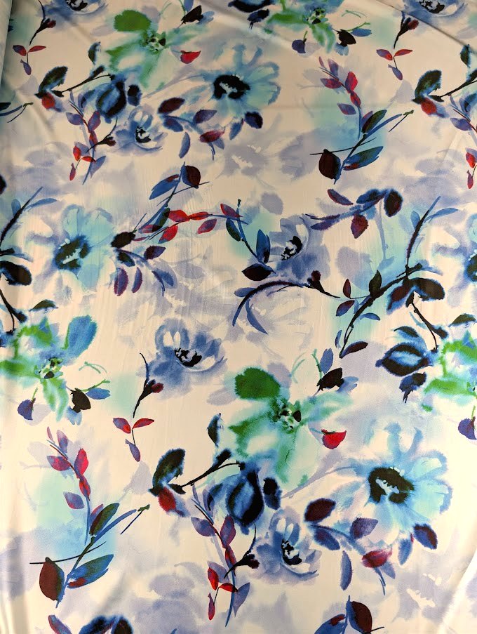 Satin de viscose léger motif fleuri romantique 4