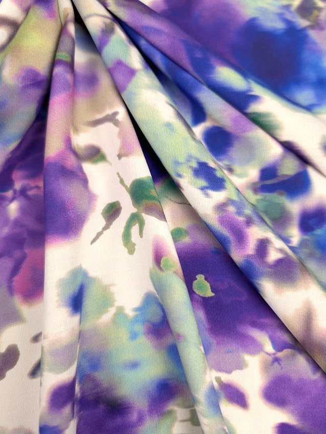 Viscose motif fleuri romantique bleu violet 4 [blankastock:dc57bddd-f19e-4c2f-9598-f2cbc7da8c21]