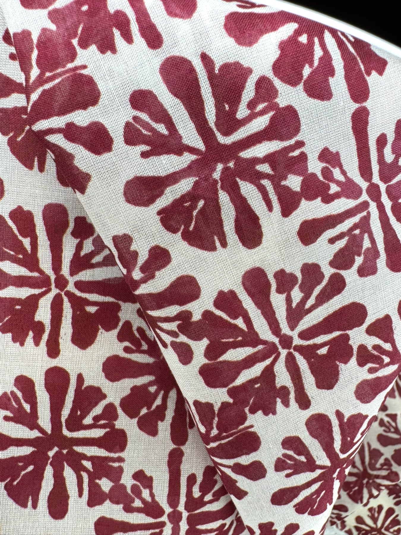 Batiste coton fleurie - Imprimé rouge 4