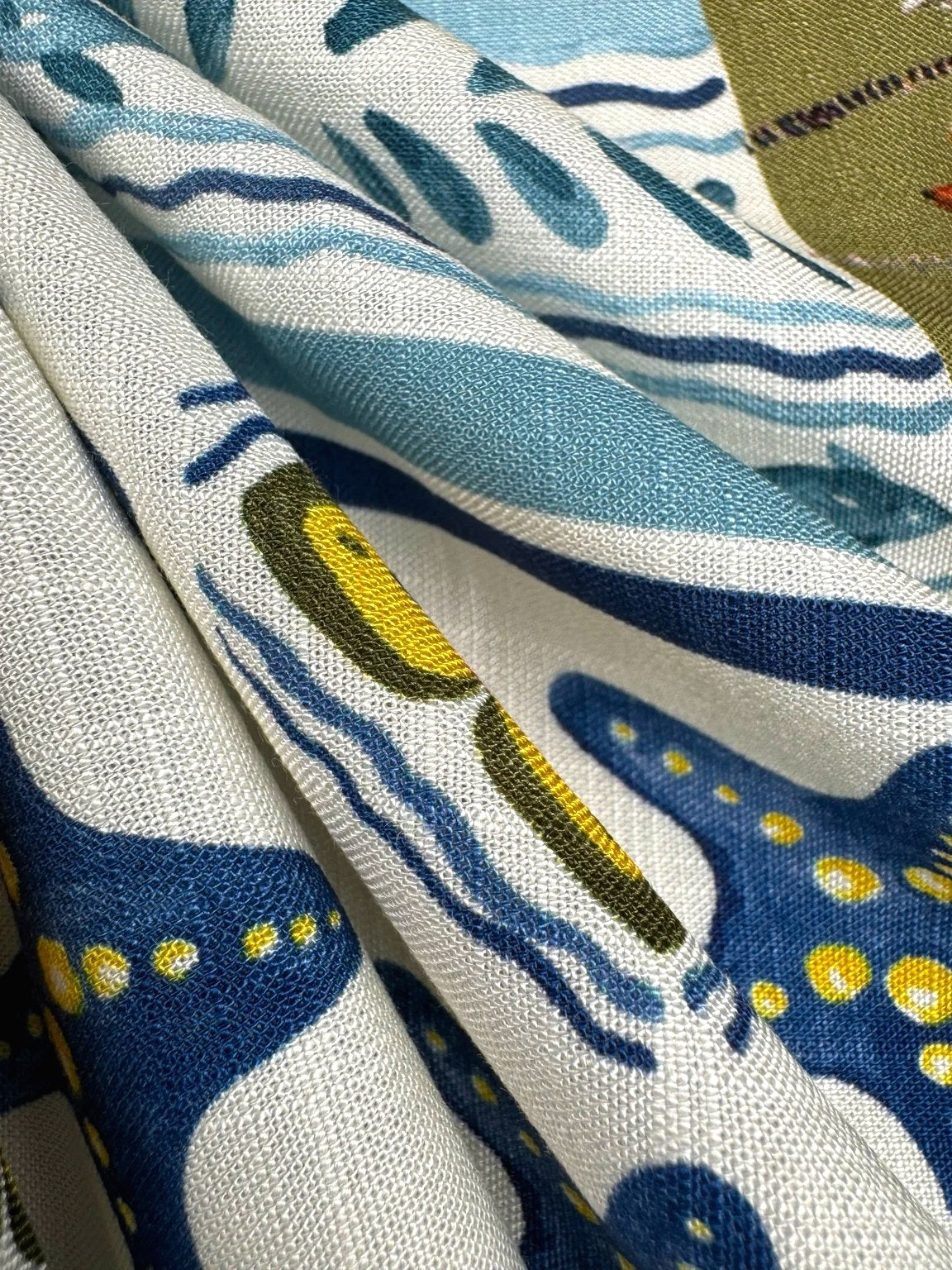 Multicoloured tropical print linen-look viscose 3