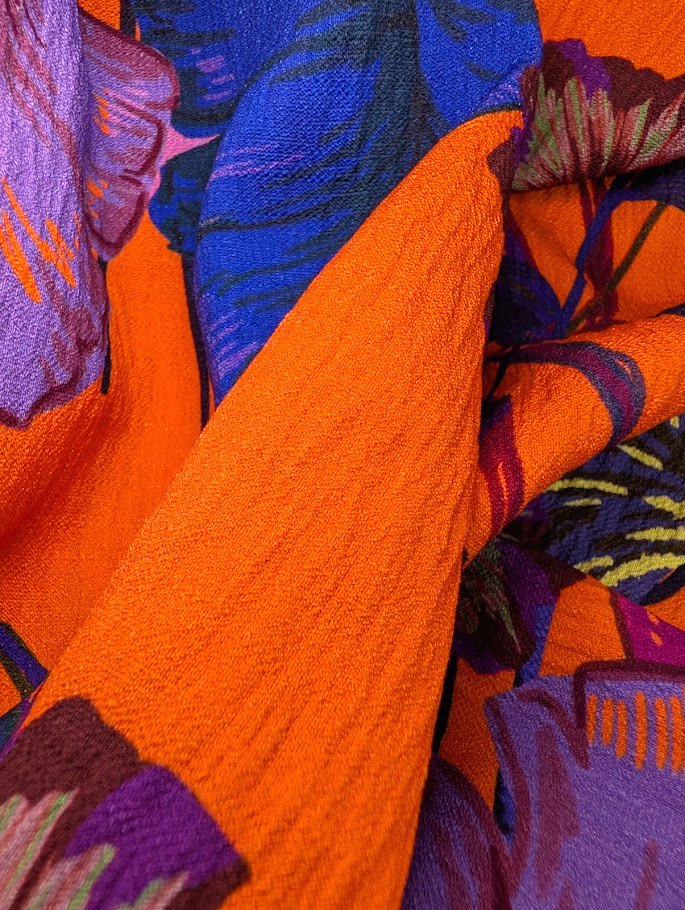 Crêpe de viscose lourd motif fleuri orange 3