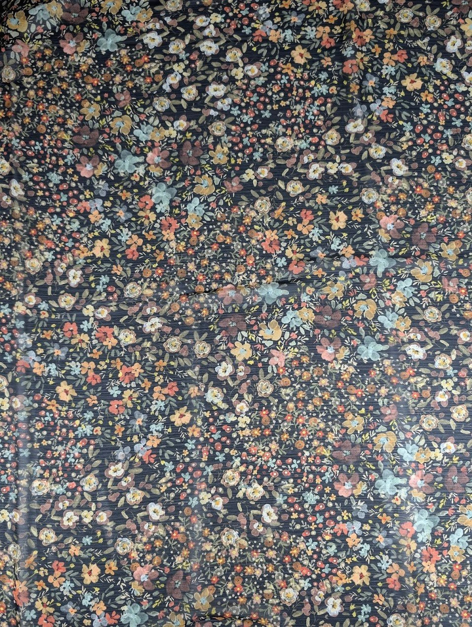 Voile polyester plissé motif floral 4