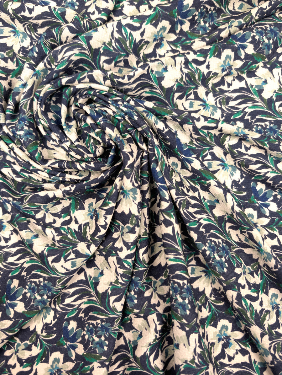 Batiste damassée de viscose, fleurs et feuillage bleu-vert 1 [blankastock:a4949d57-f2e1-4da8-bf77-9d1b7c0d24ed]