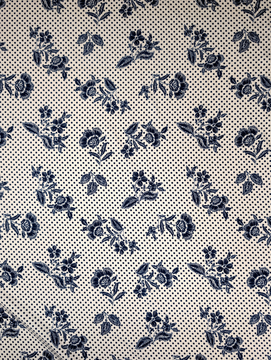 Viscose légere à effet froissé, fleurs et pois bleu marine sur écru 4 [blankastock:8872a053-3221-48cf-b071-06232c0a4fbf]