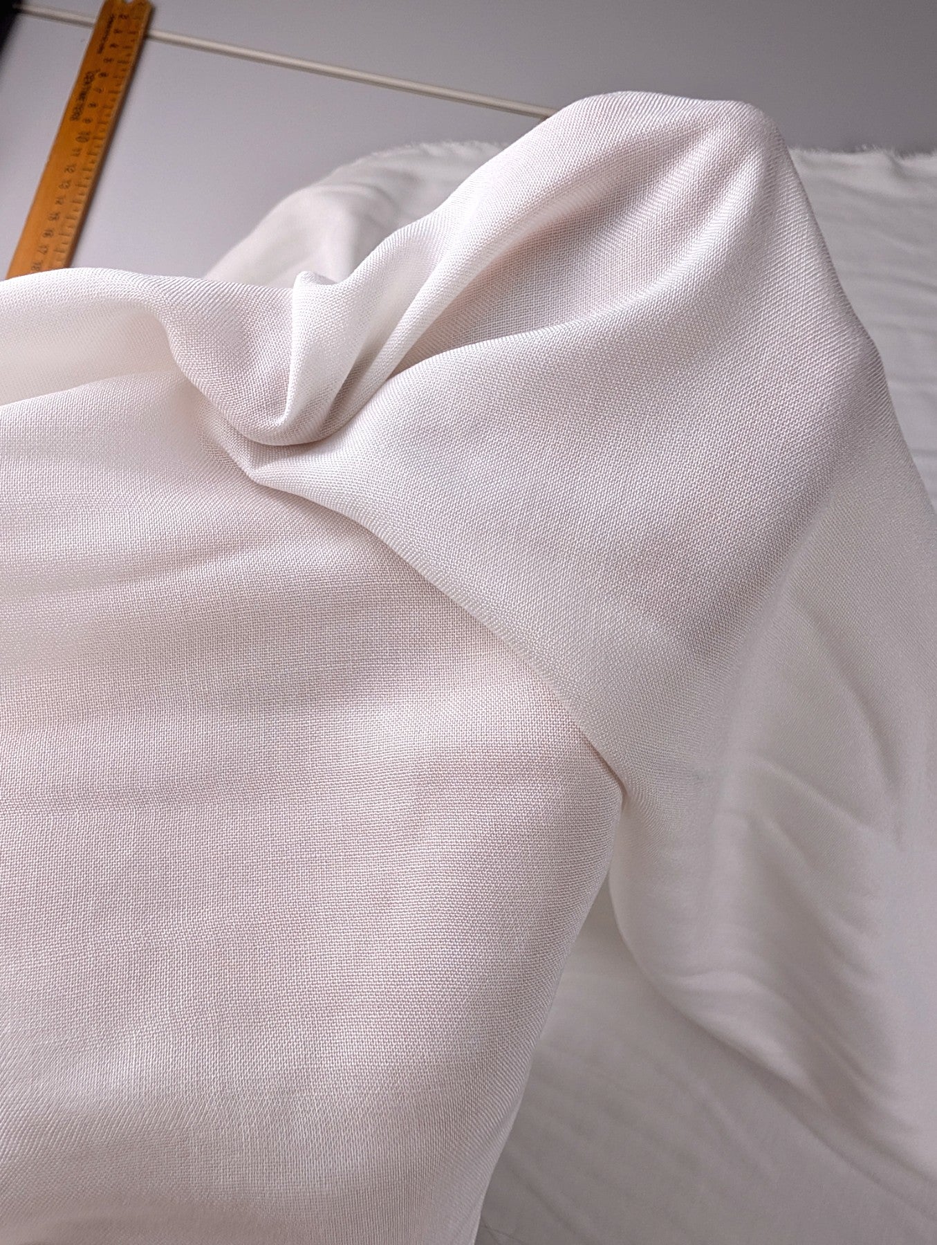SAPHIR - Satin de viscose léger - Nuances de blanc 2
