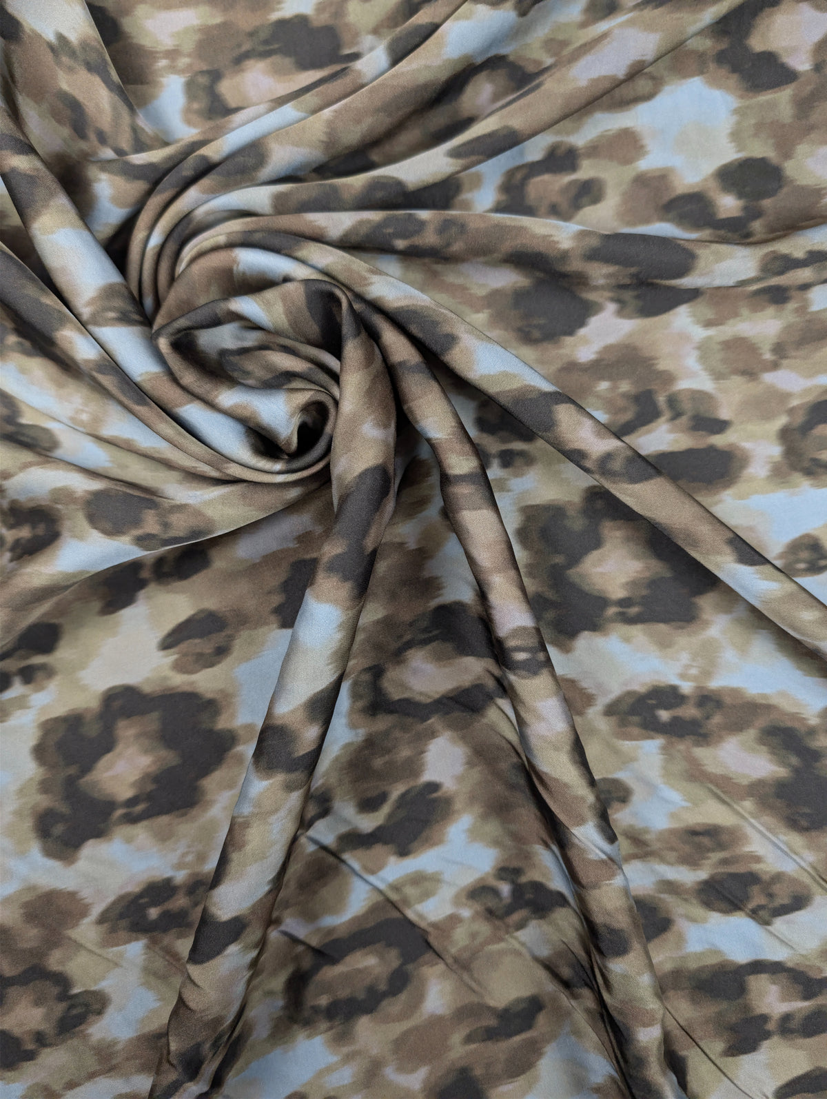 Satin de viscose léger, motif animalier abstrait beige et marron 1 [blankastock:ff8da941-e5a1-4379-997e-2a396dfa2fe1]