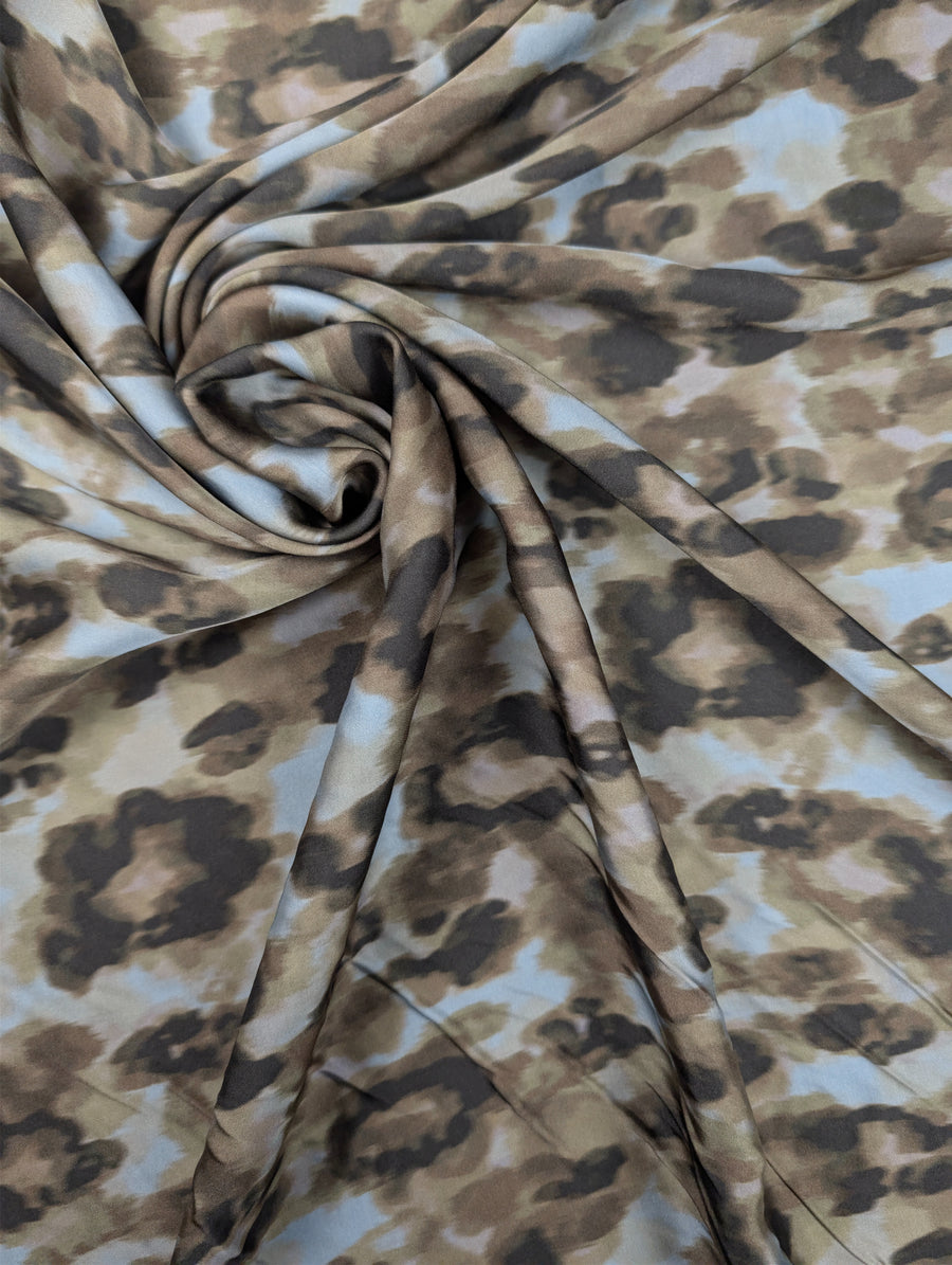 Satin de viscose léger, motif animalier abstrait beige et marron 1 [blankastock:ff8da941-e5a1-4379-997e-2a396dfa2fe1]