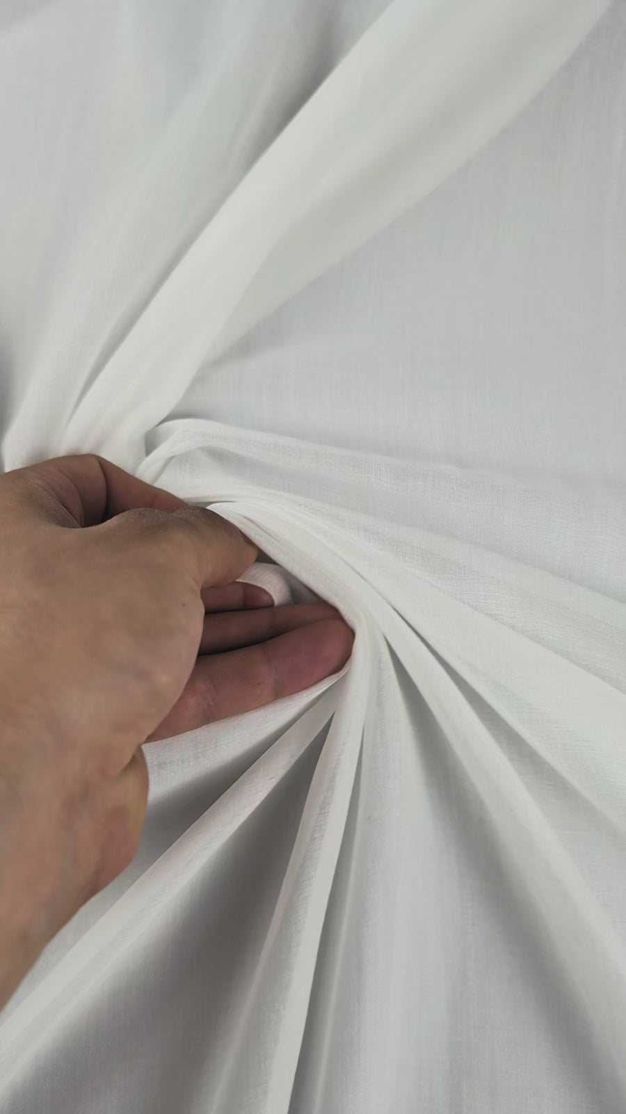 CLOUDSTONE - Voile de viscose léger video 2 [blankastock:6a493c18-8d76-45aa-8bdc-293f5a3300c0:hdr]