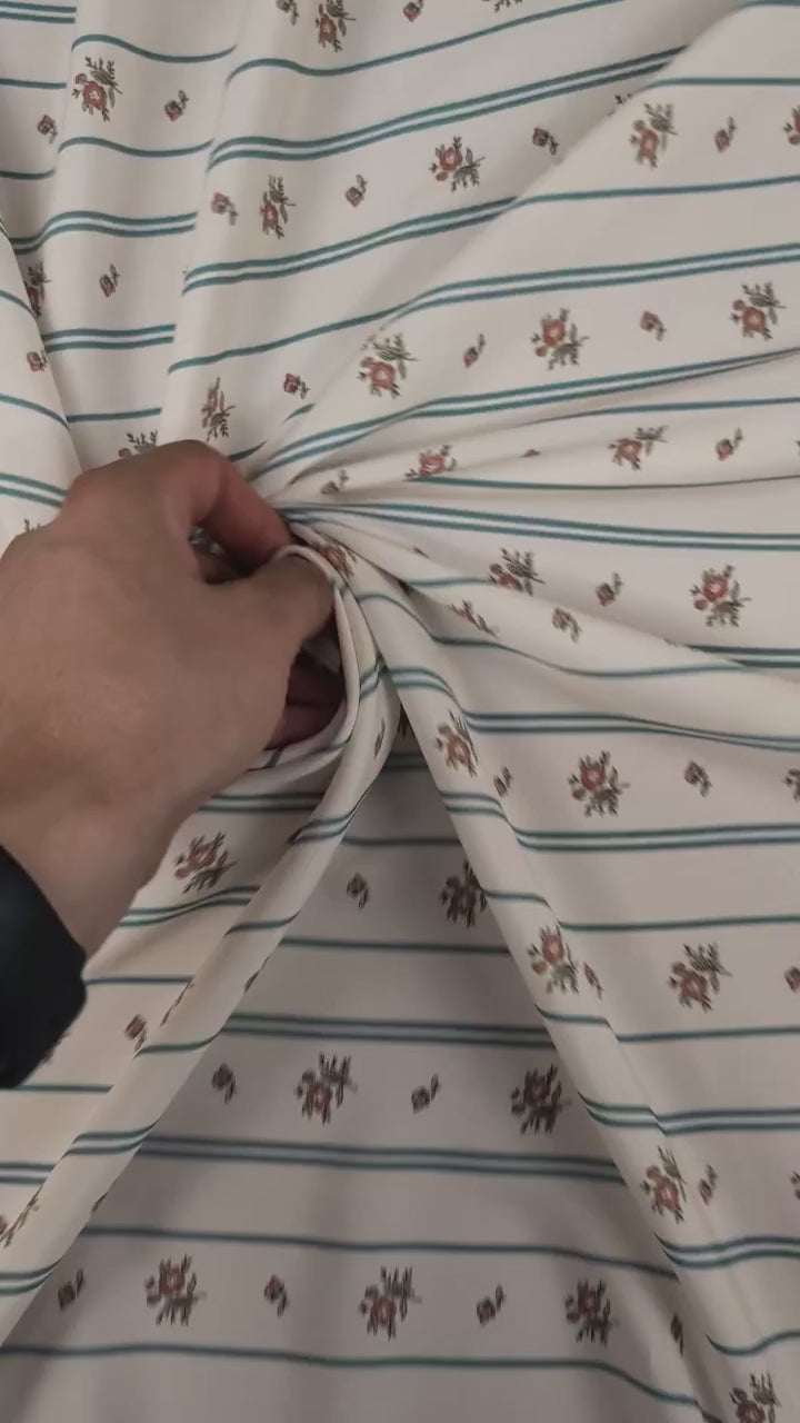 Viscose dessin romantique à rayures fleuries video 6 [blankastock:a7412442-1a3b-48a2-bc09-563a5ec3b29a]