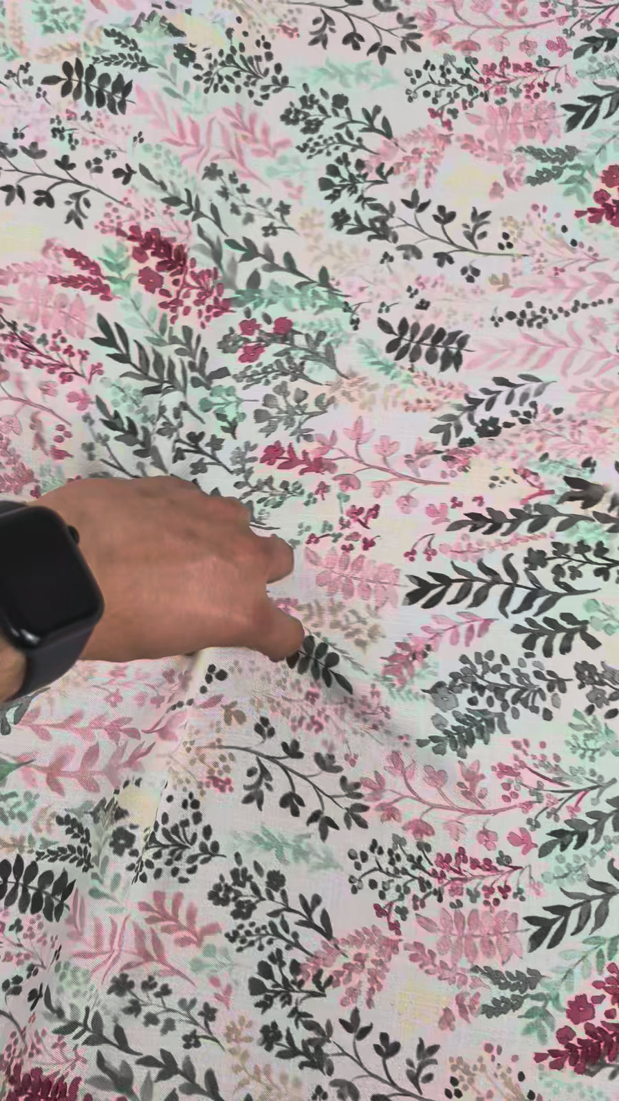 Viscose effet lin motif feuillage fleuri romantique video 5