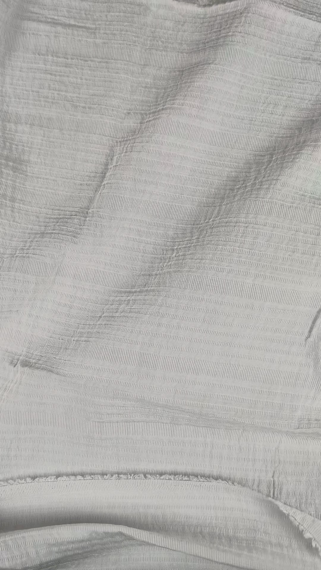 ELINA - Toile de viscose texturée - Nuances de blanc video 5