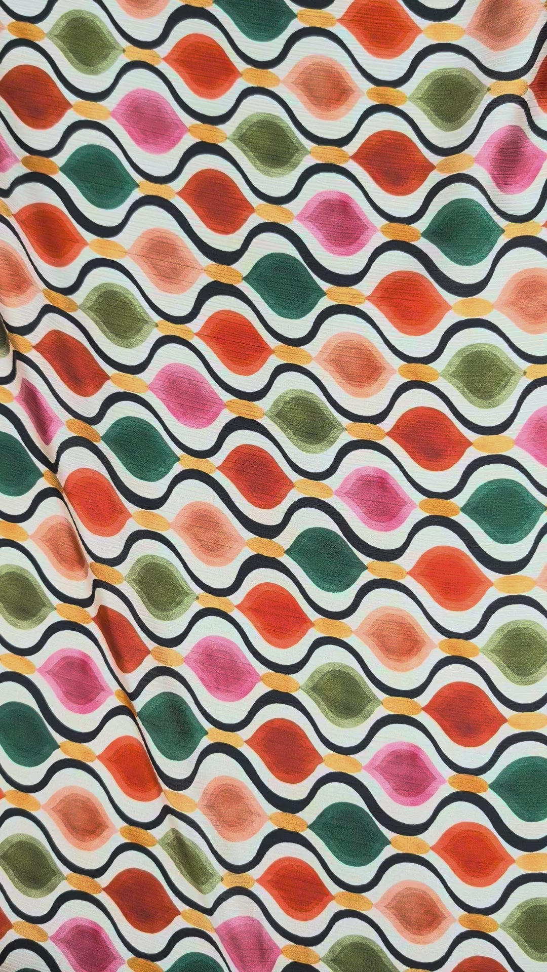 Satin polyester plissé graphique multicolore video 5