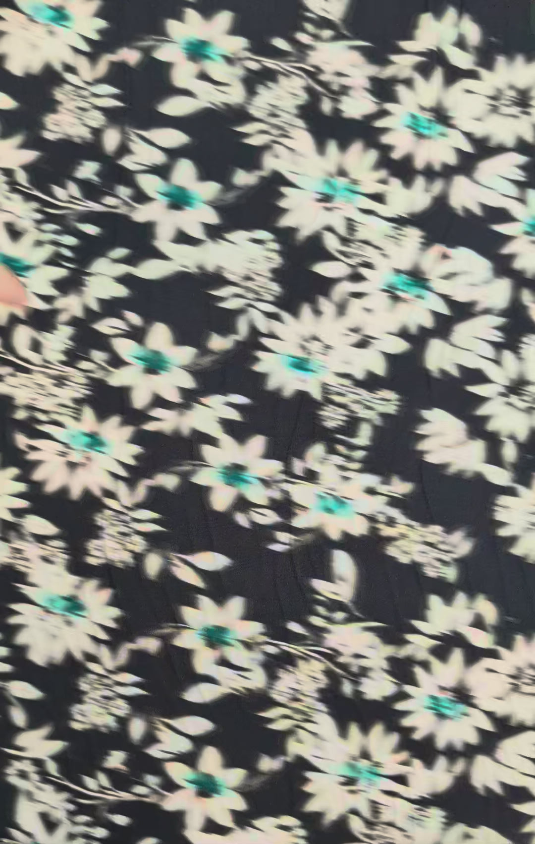 Viscose Ecovero motif fleuri champêtre video 5