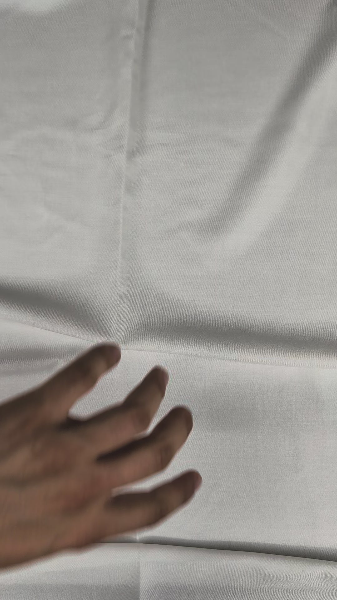 IVORY - Sergé de Tencel Lyocell uni - Nuances de blanc video 5