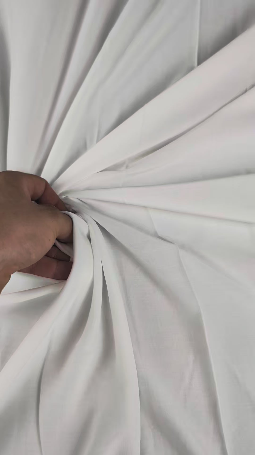 DAISY - Batiste de viscose légère video 5