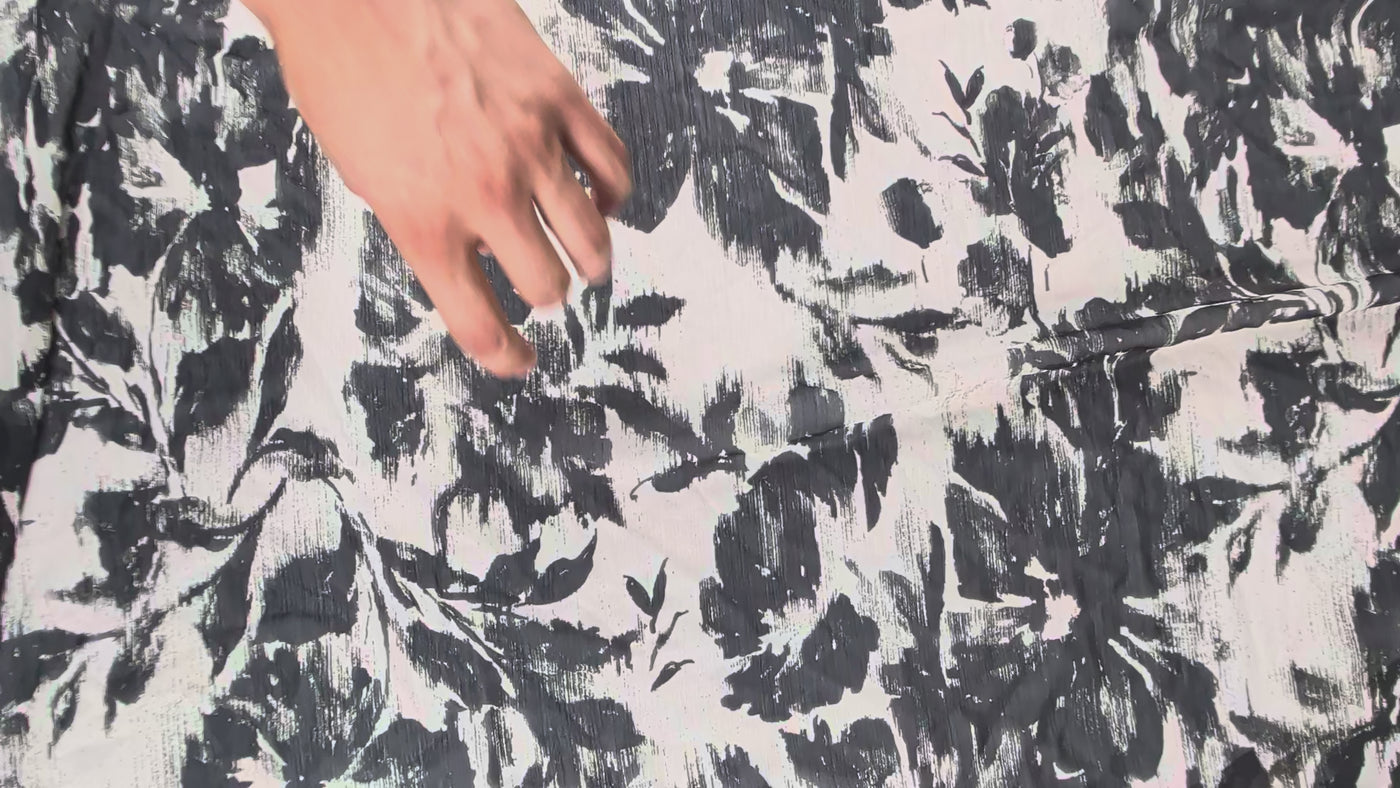 Voile plissé polyester motif fleuri romantique video 5