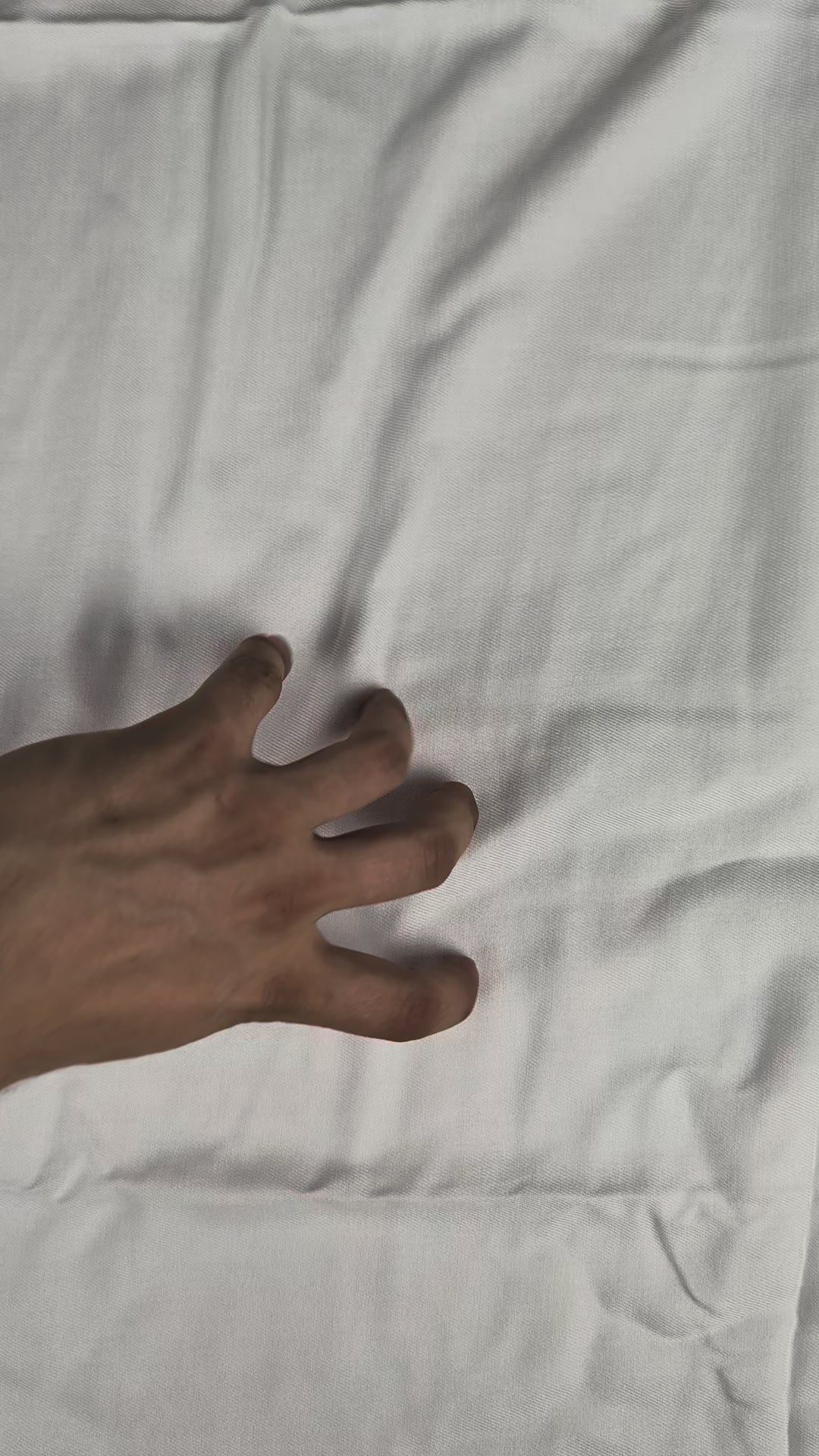 NADAM - Sergé de viscose lourd - Nuances de blanc video 5